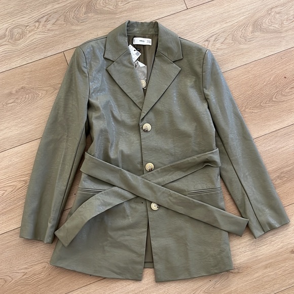 NWT Mango Leather-effect faux leather suit jacket with belt - Picture 9 of 11